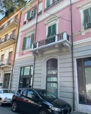 Lägenhet Centro Viareggio